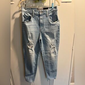 Levis Silver Tab MOM jeans Size 28 Light wash denim Distressed tapered Leg